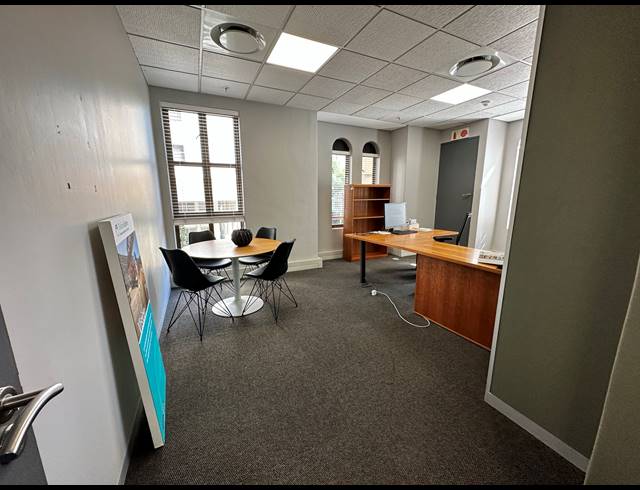 574M² OFFICE TO LET IN ROSEBANK